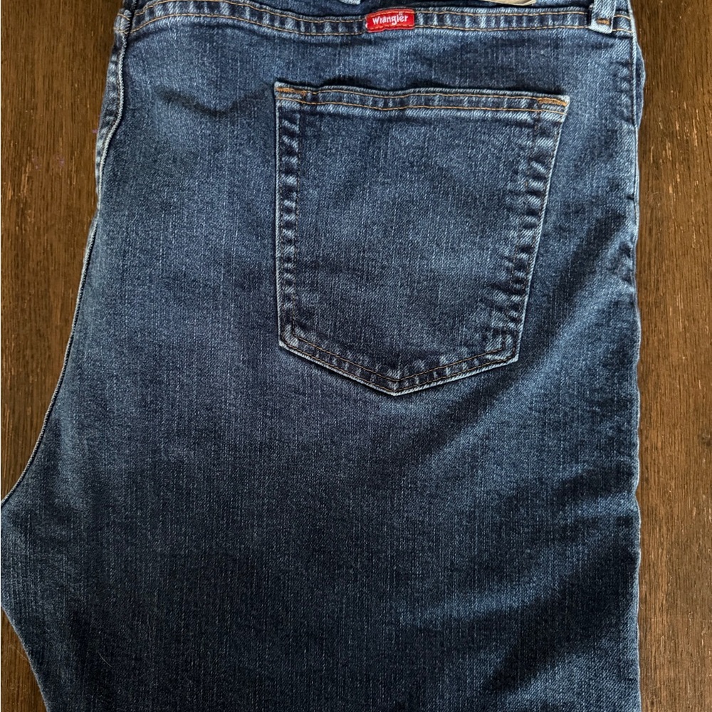 Wrangler Men'sRelaxed Fit Blue Jeans